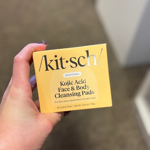Kitsch Other - NWT Face & Body Cleansing Pads